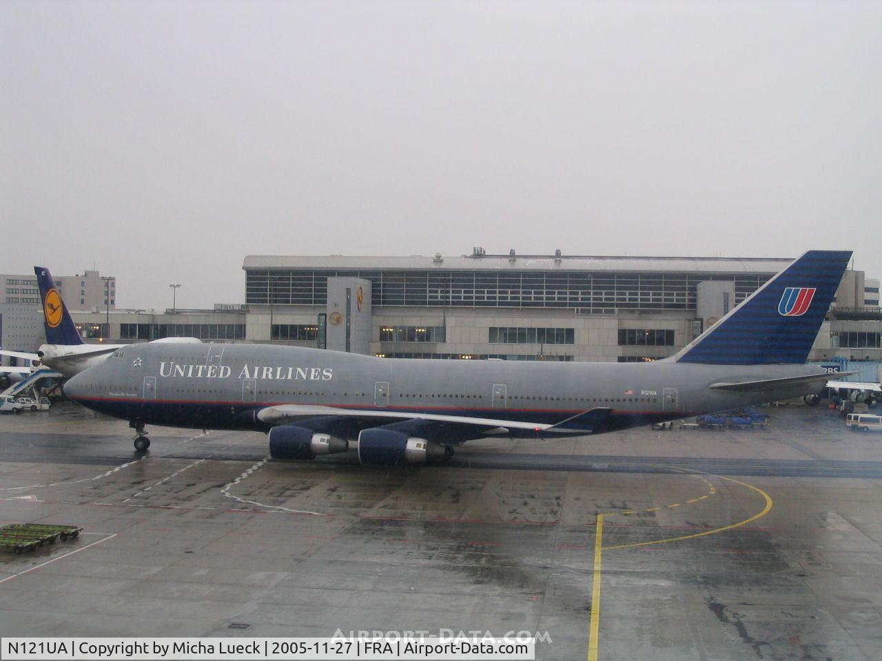 N121UA, 1999 Boeing 747-422 C/N 29167, Leaving Frankfurt's snow...