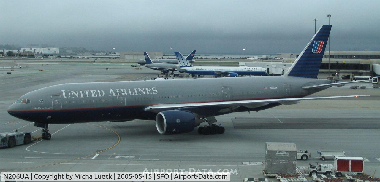 N206UA, 1999 Boeing 777-222/ER C/N 30212, Push-back at San Francisco