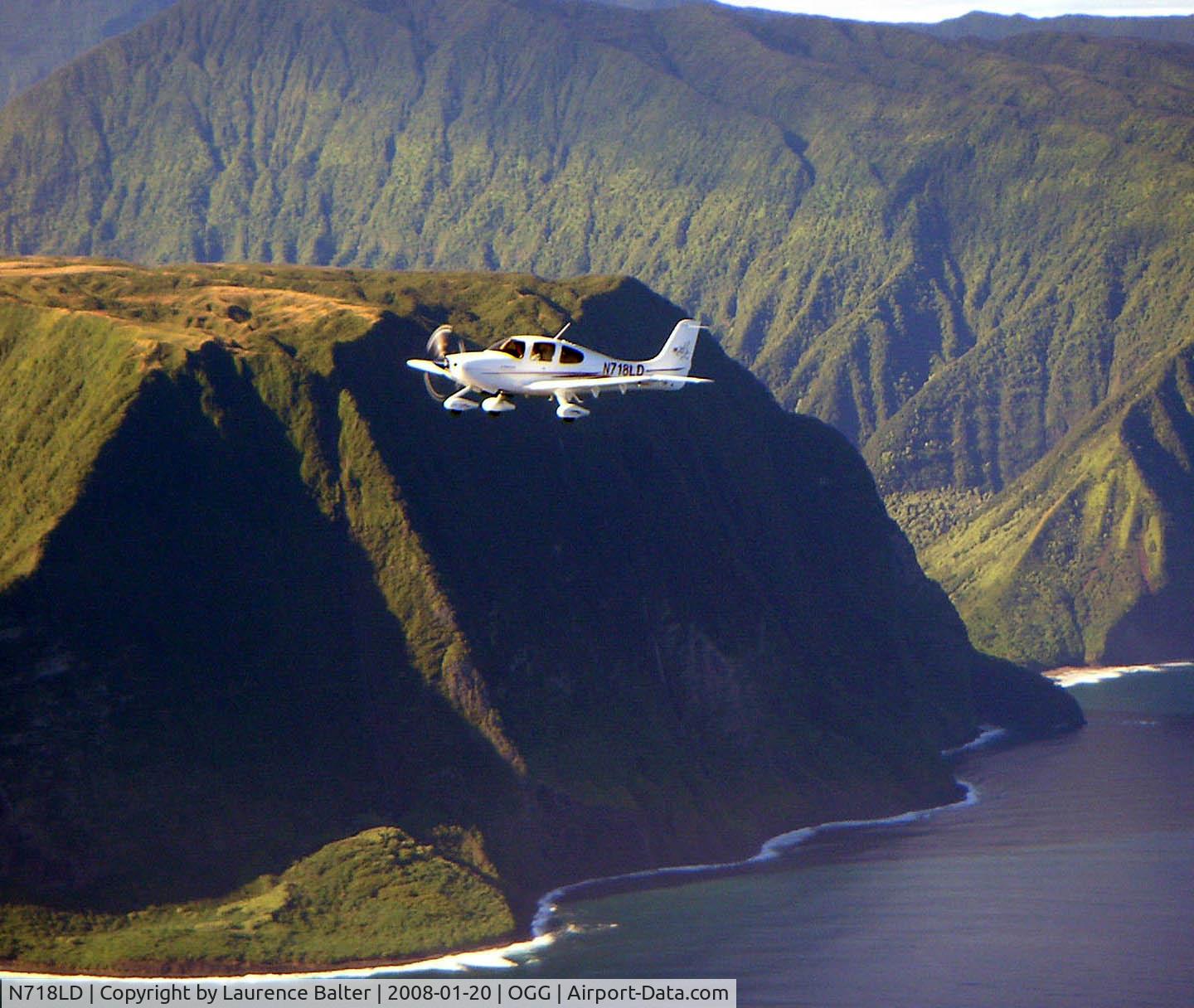 N718LD, 2004 Cirrus SR20 C/N 1463, N718LD over Molokai