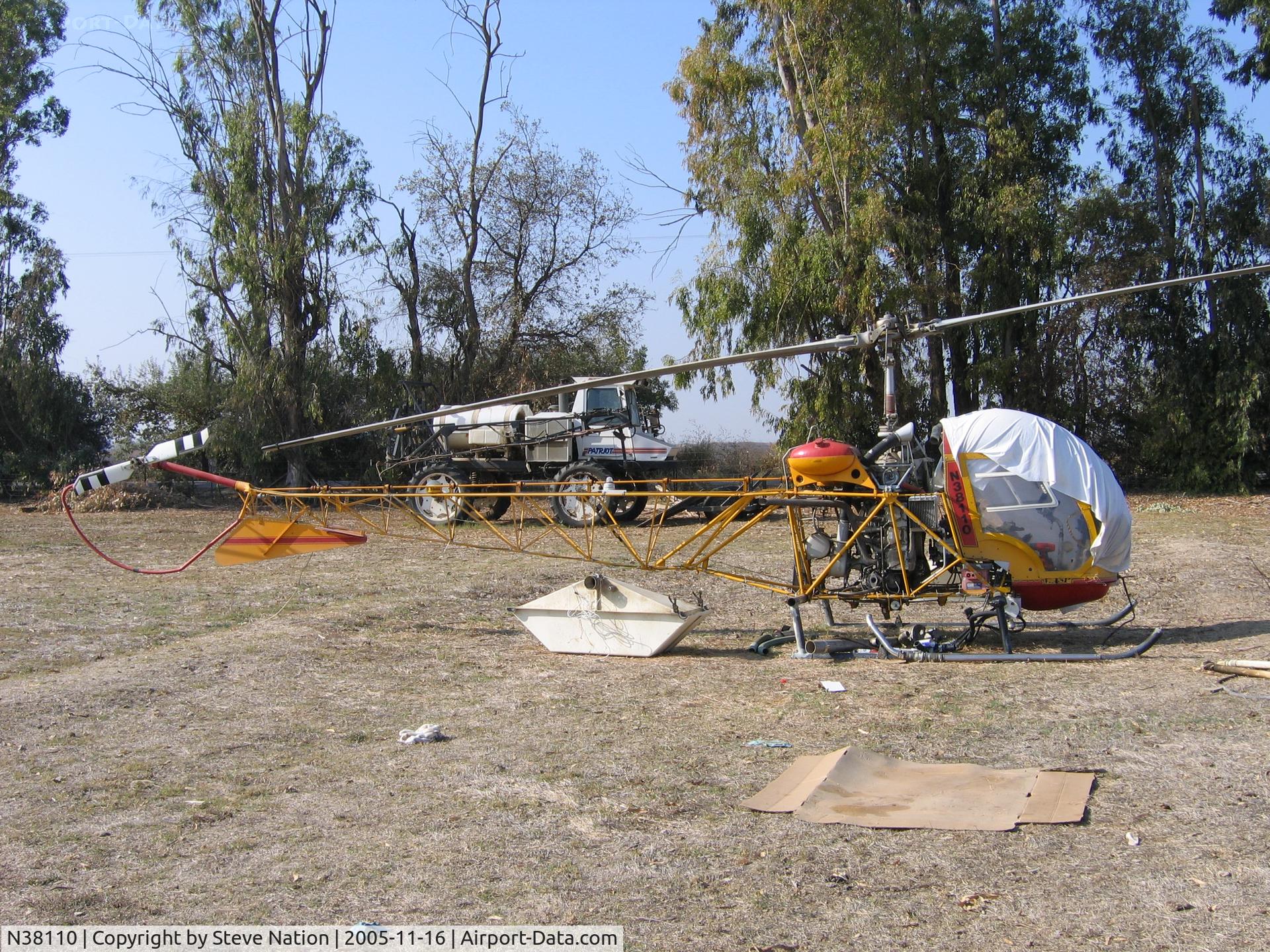 N38110, Texas Helicopter Corp OH-13E/M74 C/N 77-010, Bettencourt FS Bell/Texas Helicopter OH-13E near Merced, CA (used for crop dusting)