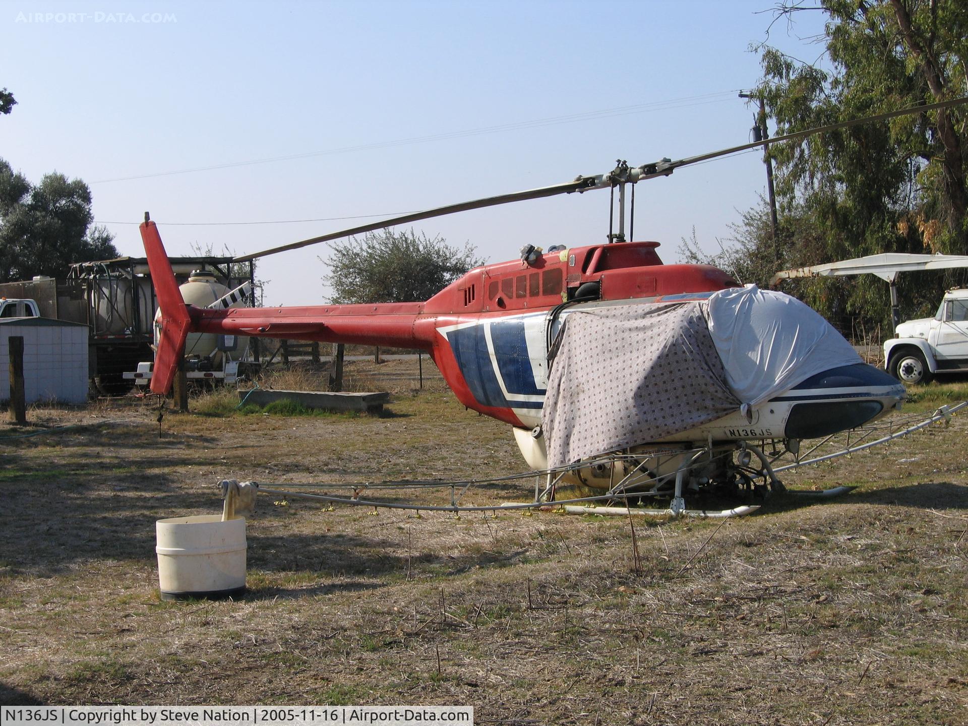 N136JS, 1968 Bell 206B JetRanger II C/N 136, Bettencourt FS 1968 Bell 206B rigged for crop spraying near Merced, CA
