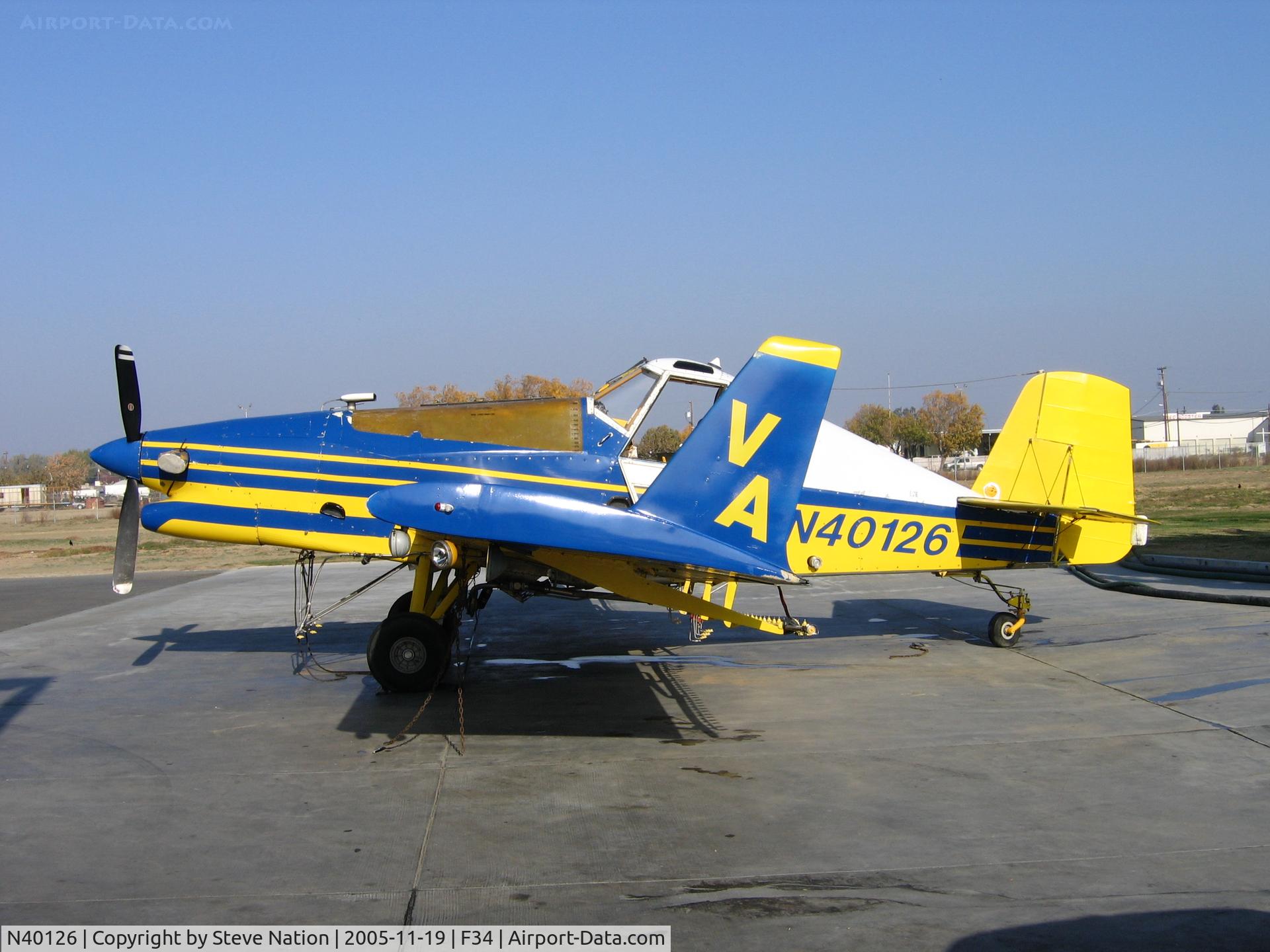 N40126, 1979 Ayres S2R-T34 Thrush C/N 6048, ex-Vance FS 1979 Ayres S2R-T34 rigged for spraying at Firebaugh, CA