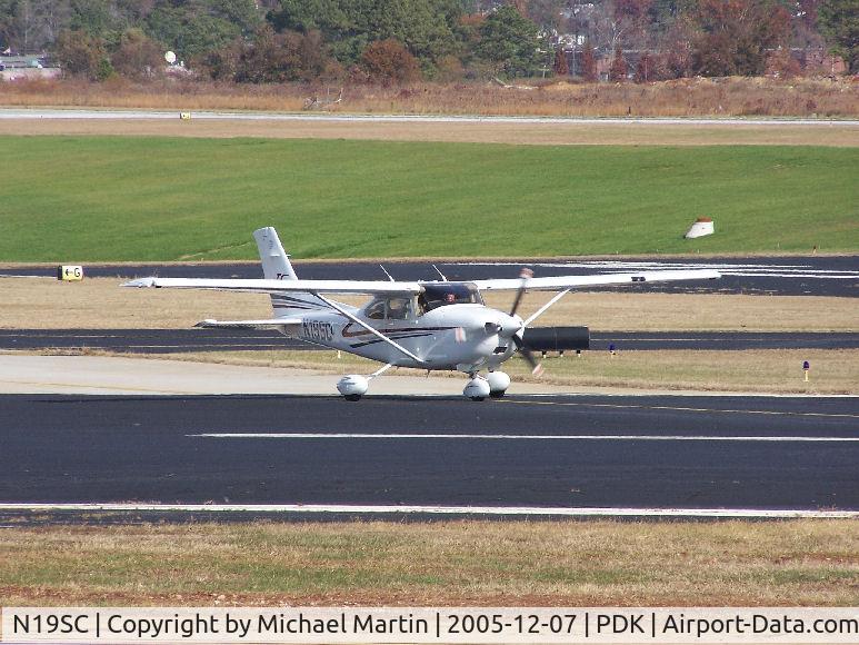 N19SC, 2001 Cessna T182T Turbo Skylane C/N T18208101, Taxing to Runway 2L