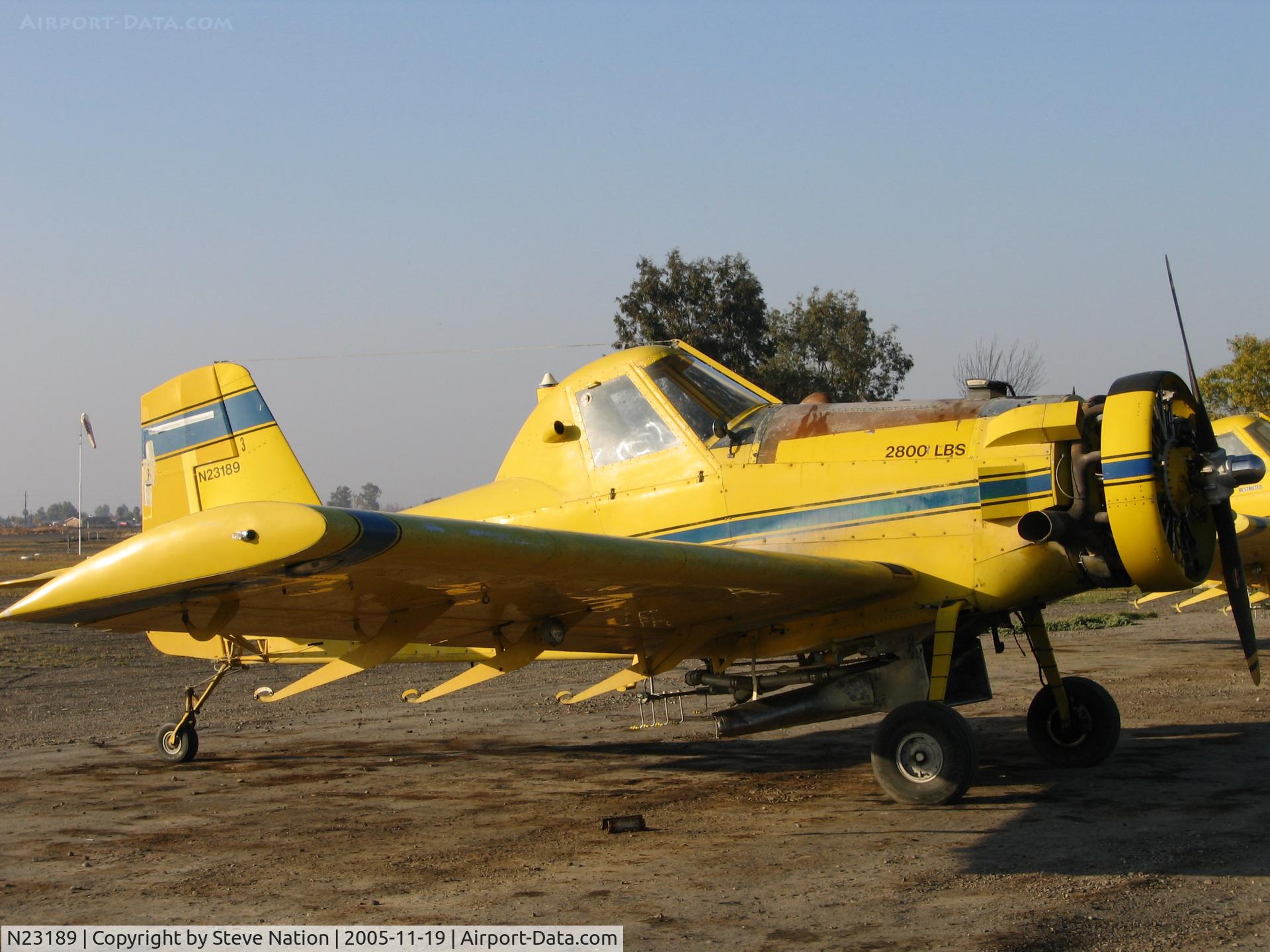 N23189, 1981 Air Tractor Inc AT-301 C/N 301-0366, three-quarters tail shot of Spain Air 1981 Air Tractor AT-301 rigged for dusting near South Dos Palos, CA (Fleet #3)