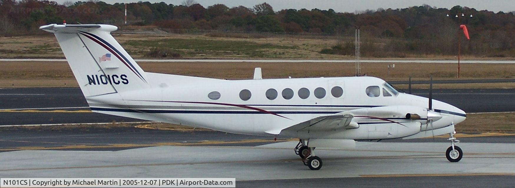 N101CS, 1977 Beech C-12C Huron C/N BC-041, Taxing to Runway 2R