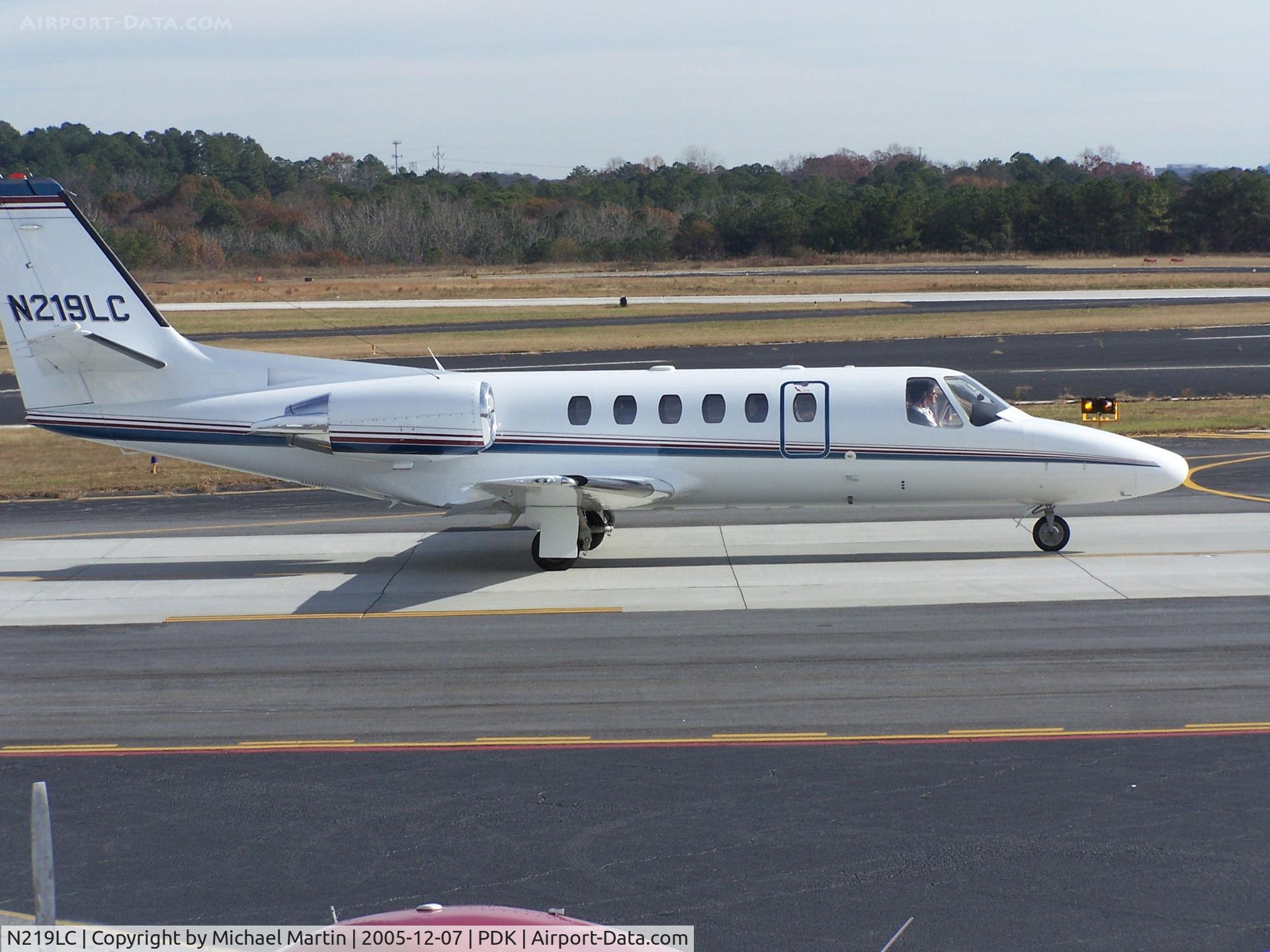 N219LC, 2008 Cessna 680 Citation Sovereign C/N 680-0249, Taxing to Runway 2R
