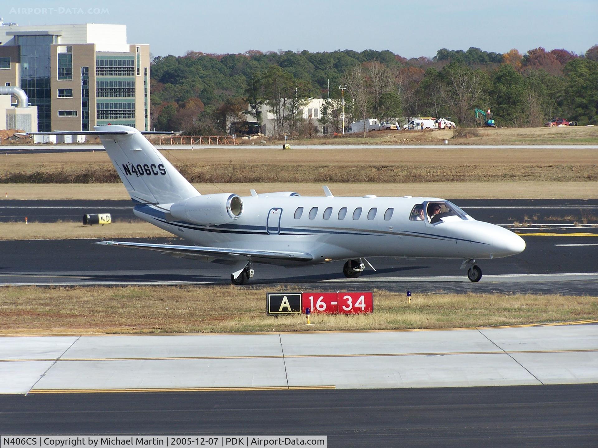 N406CS, 2005 Cessna 525B CitationJet CJ3 C/N 525B0043, Taxing to Runway 2R
