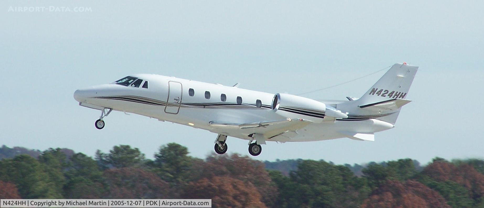 N424HH, 2004 Cessna 560XL C/N 560-5534, Takeoff from 2R