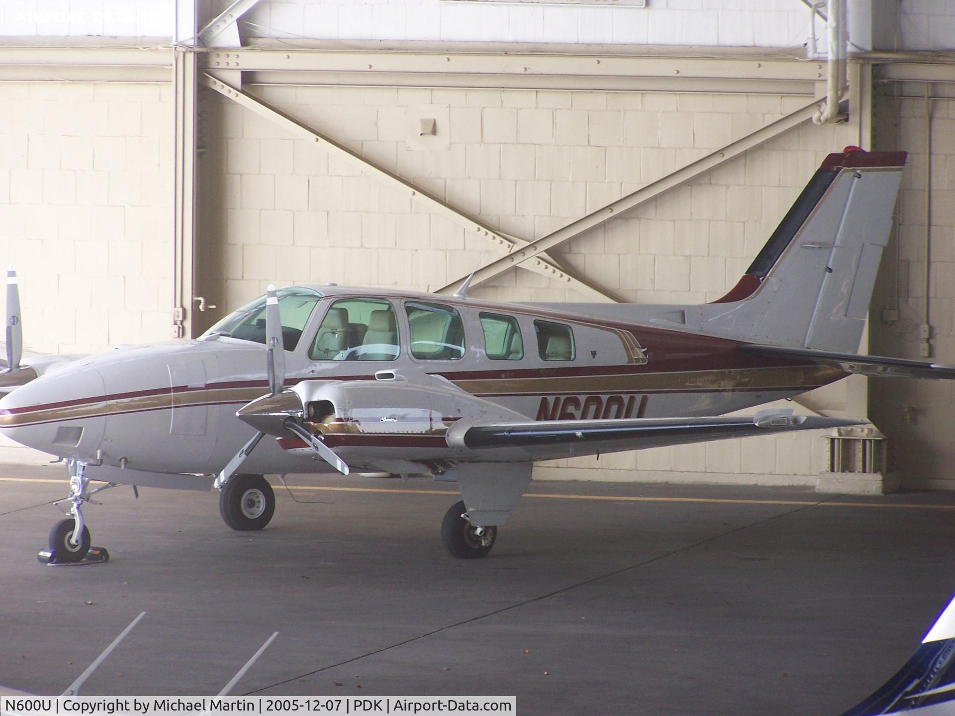 N600U, Beech 58 Baron C/N TH-1524, In Epps Air Service hanger.