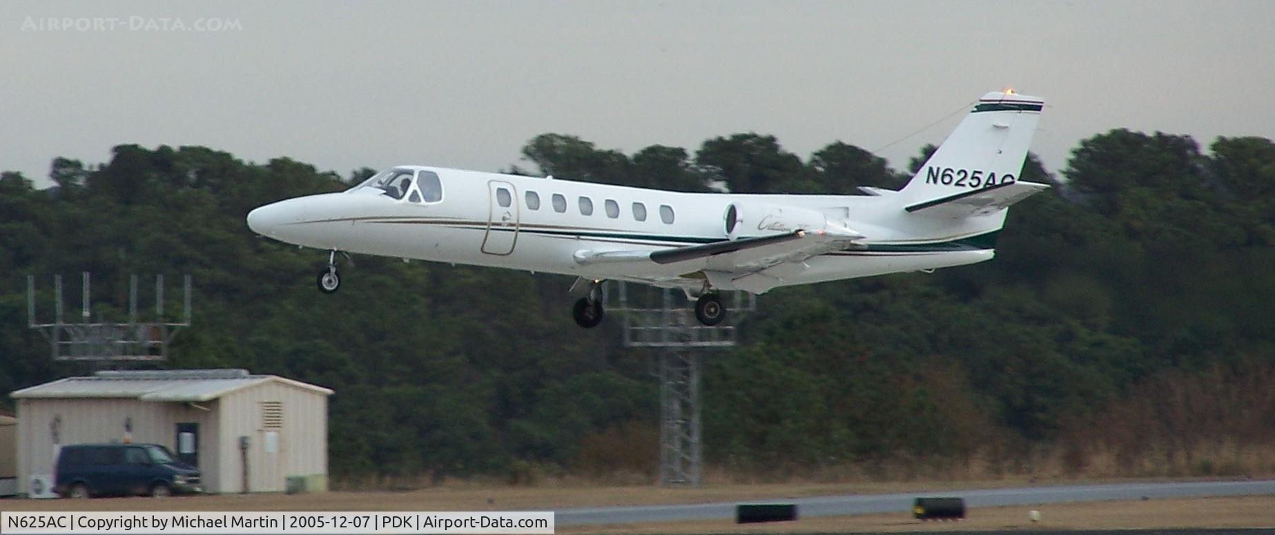 N625AC, 1994 Cessna 560 Citation V C/N 560-0251, Departing PDK on 2R