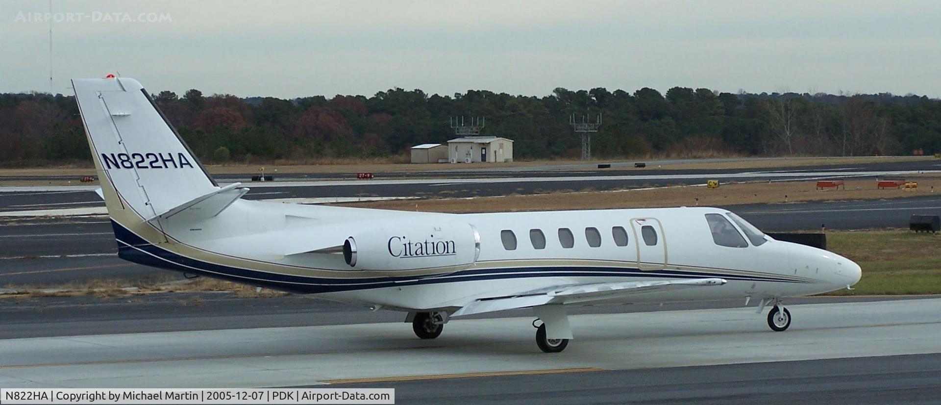 N822HA, 1983 Cessna 550 C/N 5500464, Taxing to Runway 2R