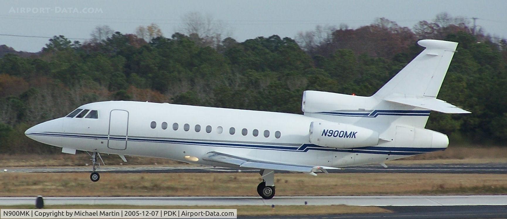N900MK, 1988 Dassault Falcon 900 C/N 40, Takeoff from 2R