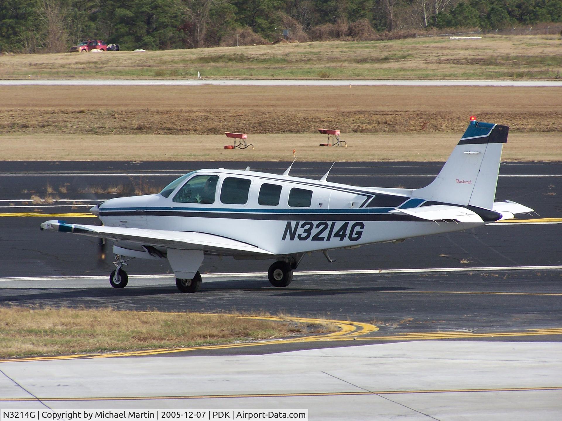 N3214G, 1994 Beech A36 Bonanza 36 C/N E-2896, Taxing to Epps Air Service
