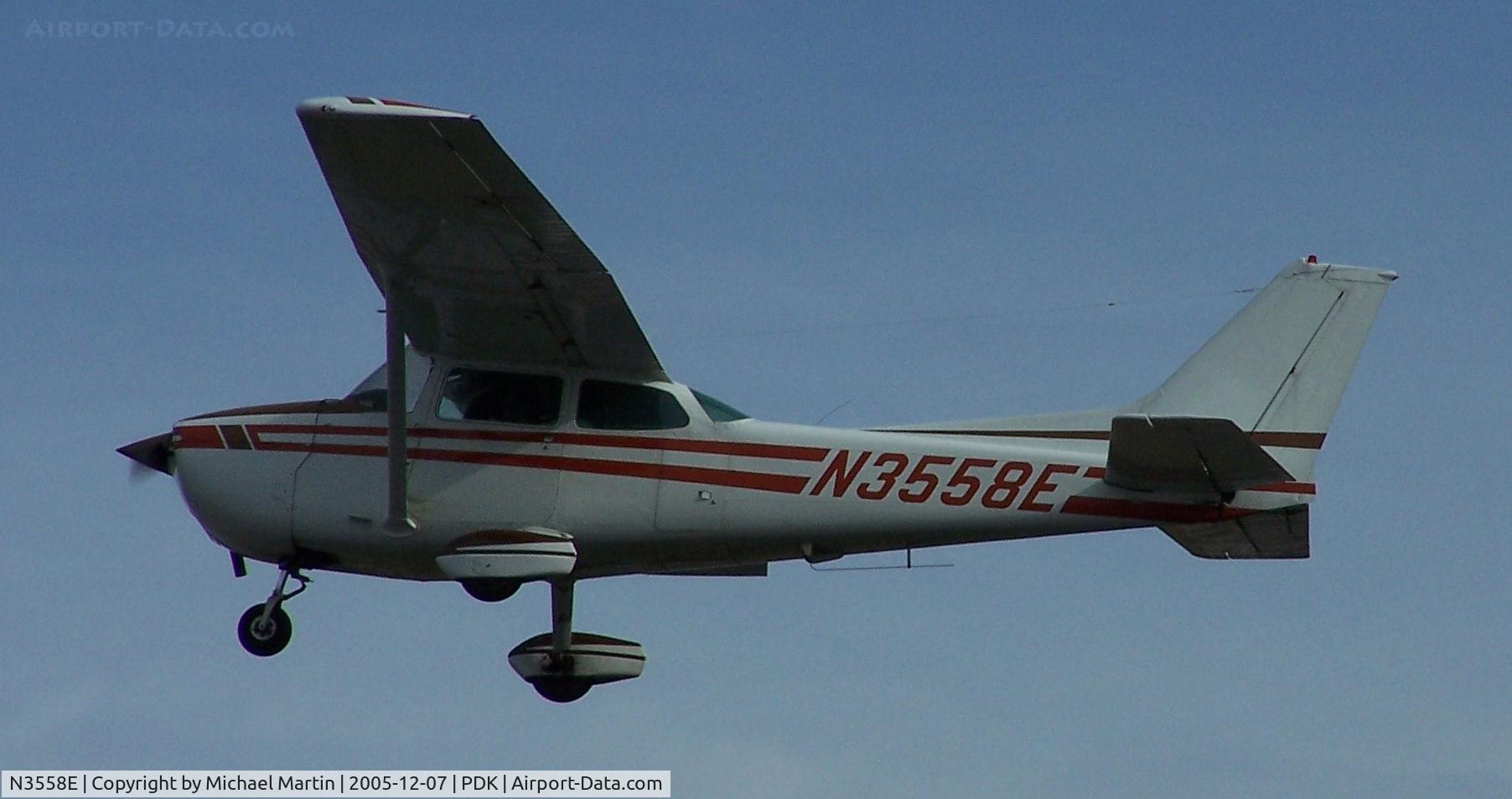 N3558E, 1978 Cessna 172N C/N 17271586, N3558E in flight from PDK