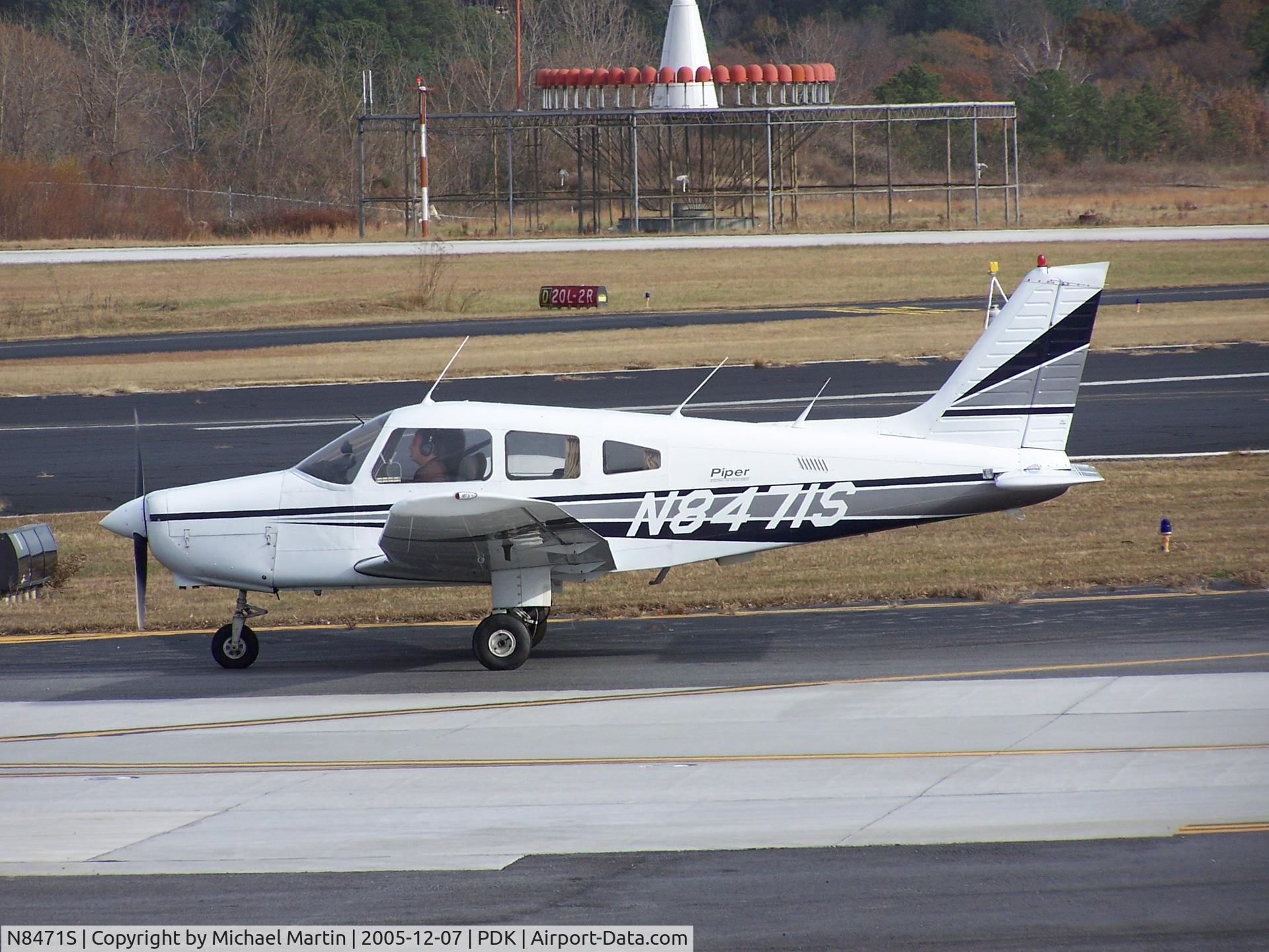 N8471S, 1981 Piper PA-28-161 Warrior II C/N 28-8216071, Piper returning home