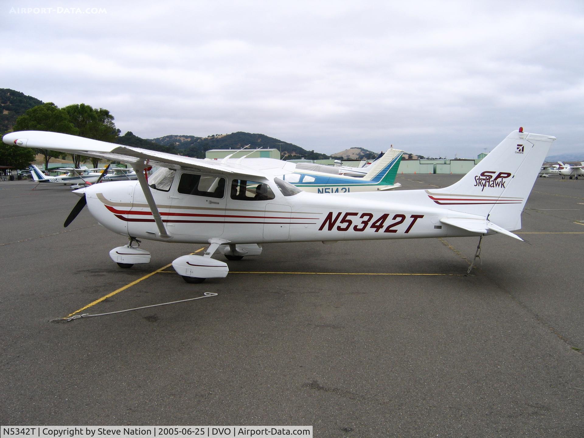 N5342T, 2003 Cessna 172S C/N 172S9360, essna 172S at Gnoss Field, CA