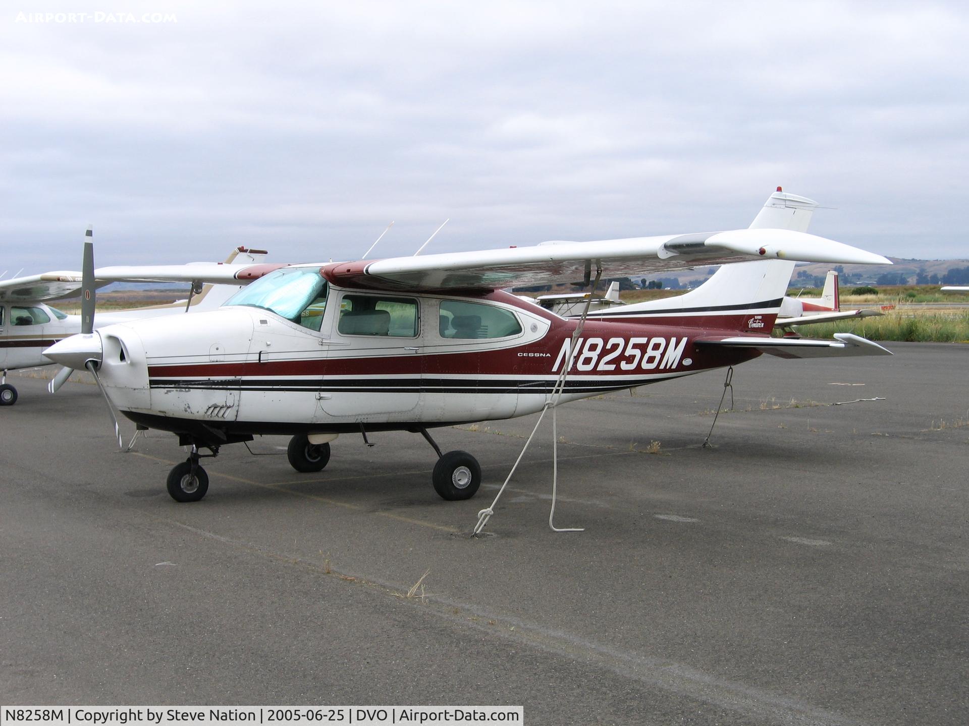 N8258M, 1969 Cessna T210K Turbo Centurion C/N 21059258, 1969 Cessna 210TK at Gnoss Field, CA