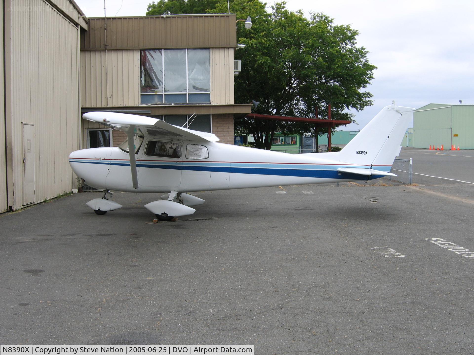 N8390X, 1961 Cessna 172C C/N 17248890, 1961 Cessna 172C sans prop at Gnoss Field, CA