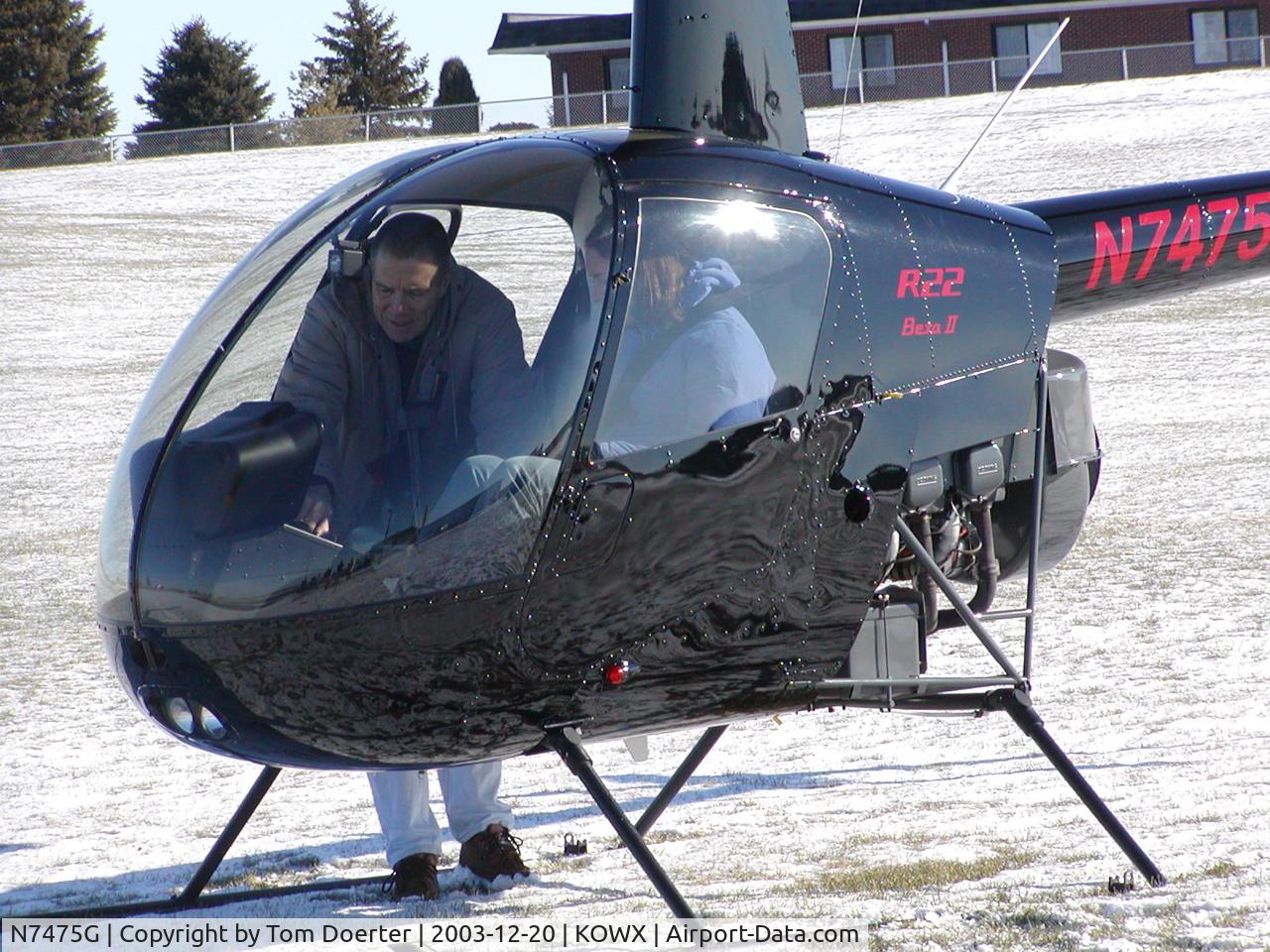 N7475G, 2000 Robinson R22 Beta C/N 3095, Robinson R22 on a very cold winter day in Ohio