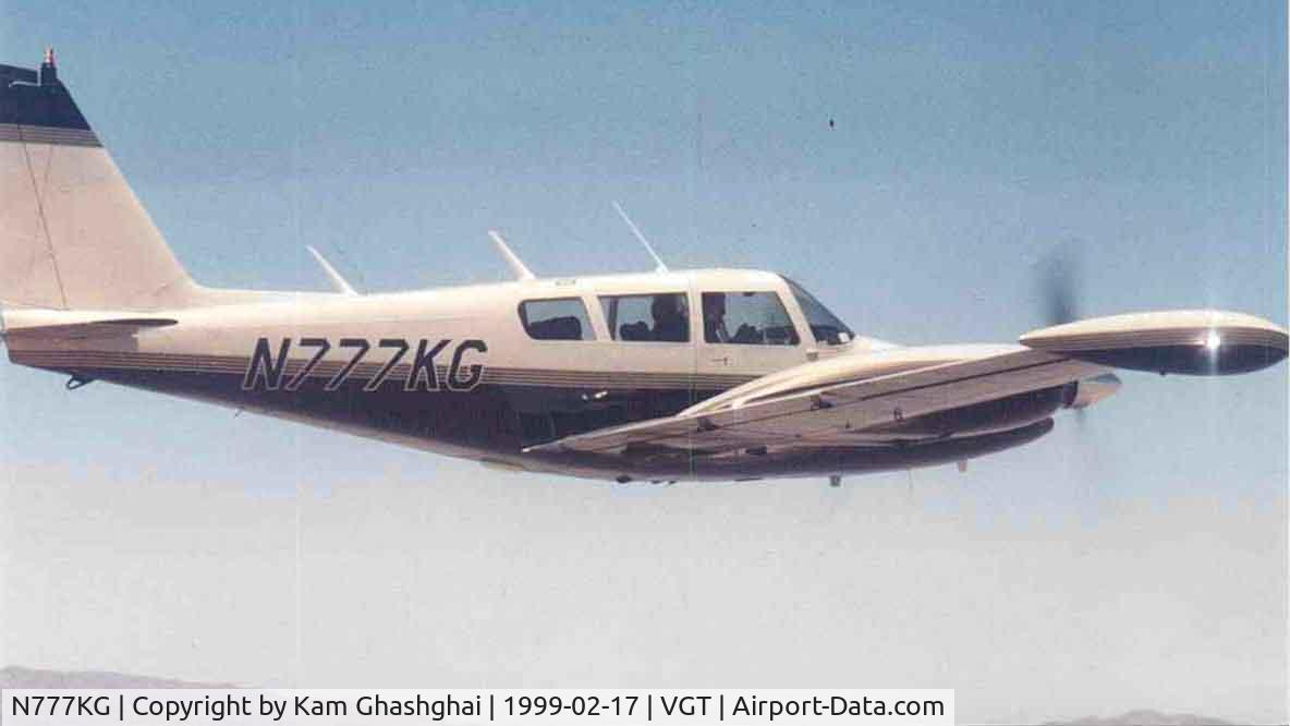 N777KG, 1966 Piper PA-30 Twin Comanche C/N 30-1159, Twin Comanche 1966 in air near Santa Barbara Ca