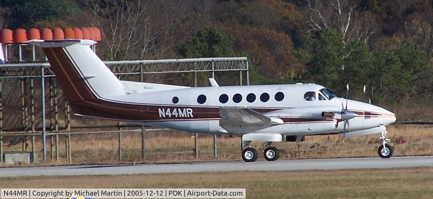 N44MR, 1981 Beechcraft B200C Super King Air C/N BL-27, Takeoff from 20L
