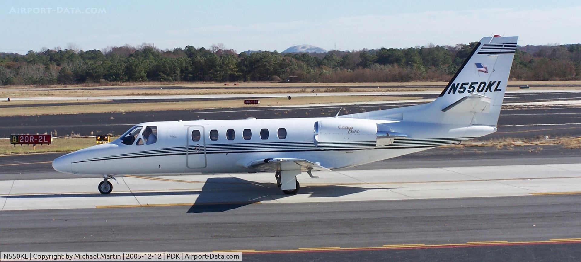 N550KL, 1998 Cessna 550 Citation Bravo C/N 550-0844, Taxing to 20L