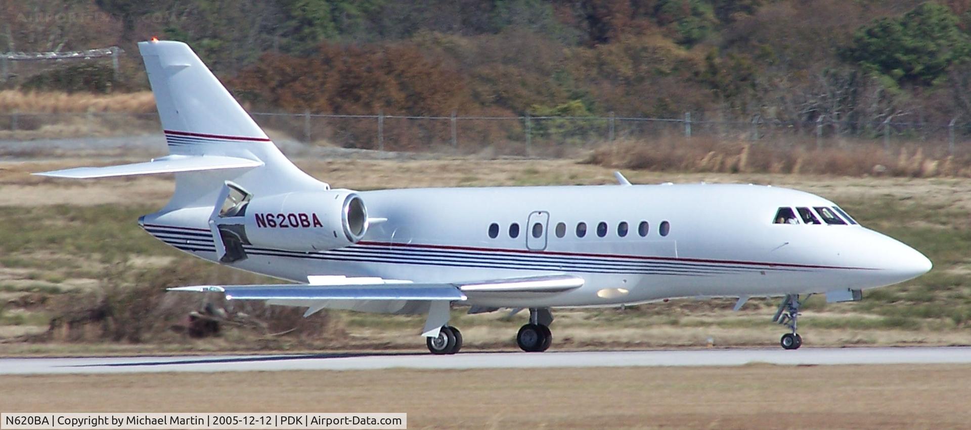 N620BA, 2005 Dassault Falcon 2000 C/N 220, Landing PDK on 20L
