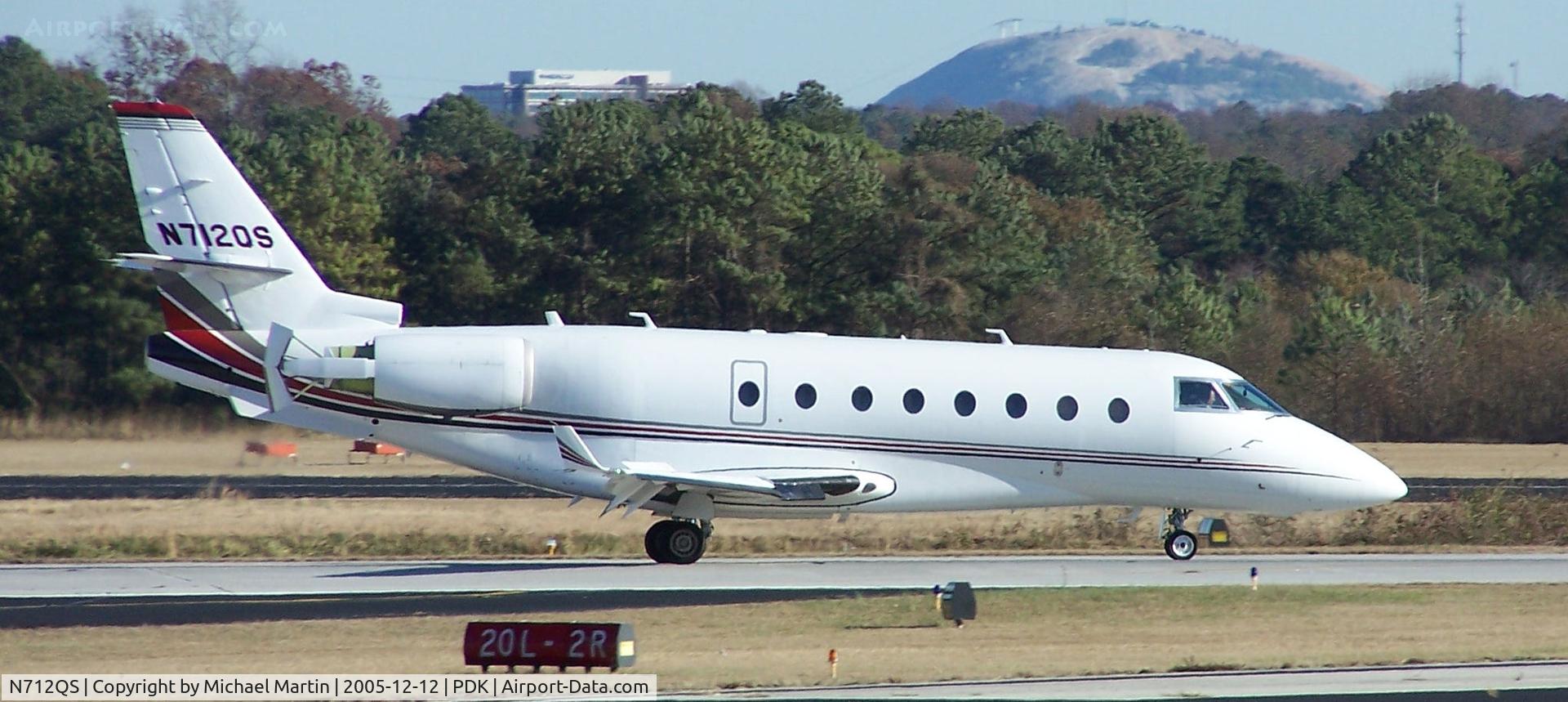 N712QS, 2002 Israel Aircraft Industries Gulfstream 200 C/N 073, Landing PDK on 20L