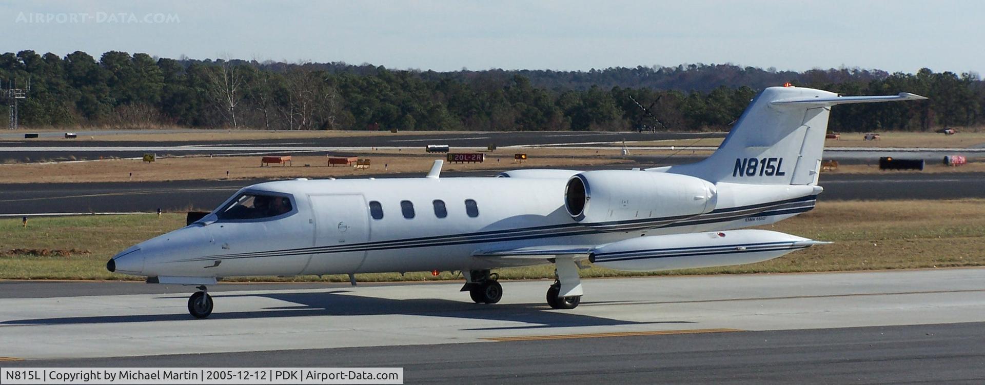 N815L, 1977 Gates Learjet 35A C/N 142, Taxing to Epps Air Service