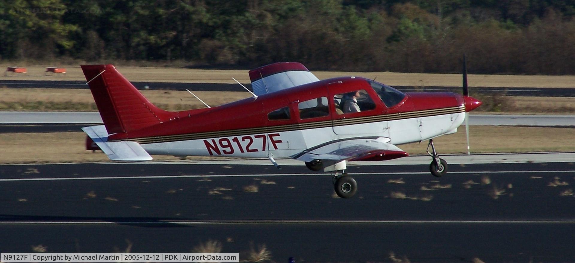 N9127F, 1993 Piper PA-28-161 C/N 2816106, Catching a little cross-wind on landing!