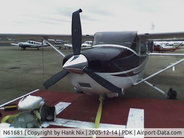 N61681, 2008 Cessna 172S C/N 172S10640, Looks like somebody had a little accident with this band new G1000 equiped C182T. Sad sight.