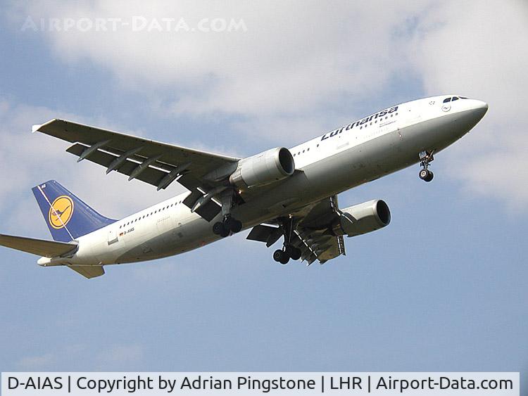 D-AIAS, 1989 Airbus A300B4-603 C/N 553, Airbus A300-B4 of Lufthansa on the approach to London (Heathrow) Airport