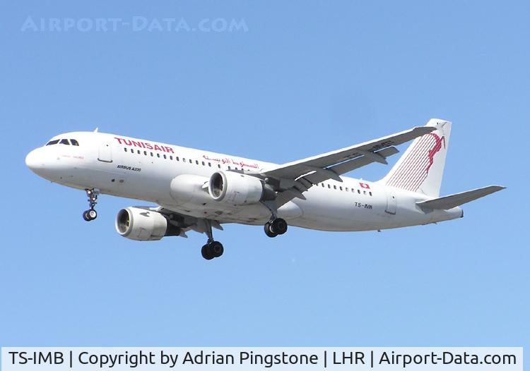 TS-IMB, 1990 Airbus A320-211 C/N 0119, Tunisair Airbus A320-200 landing at London (Heathrow) Airport in August 2004