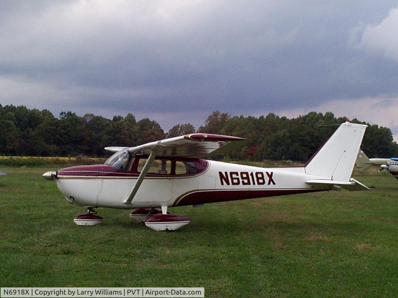 N6918X, 1960 Cessna 172B C/N 17247818, External Photo