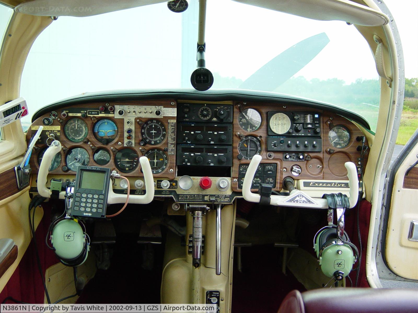 N3861N, 1968 Mooney M20F Executive C/N 680136, Panel N3861N