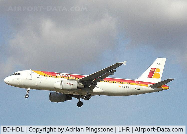 EC-HDL, 1999 Airbus A320-214 C/N 1063, Airbus A320-214 of Iberia on the approach to London (Heathrow) Airport. Reg. # has changed to RP-C3225 since then.