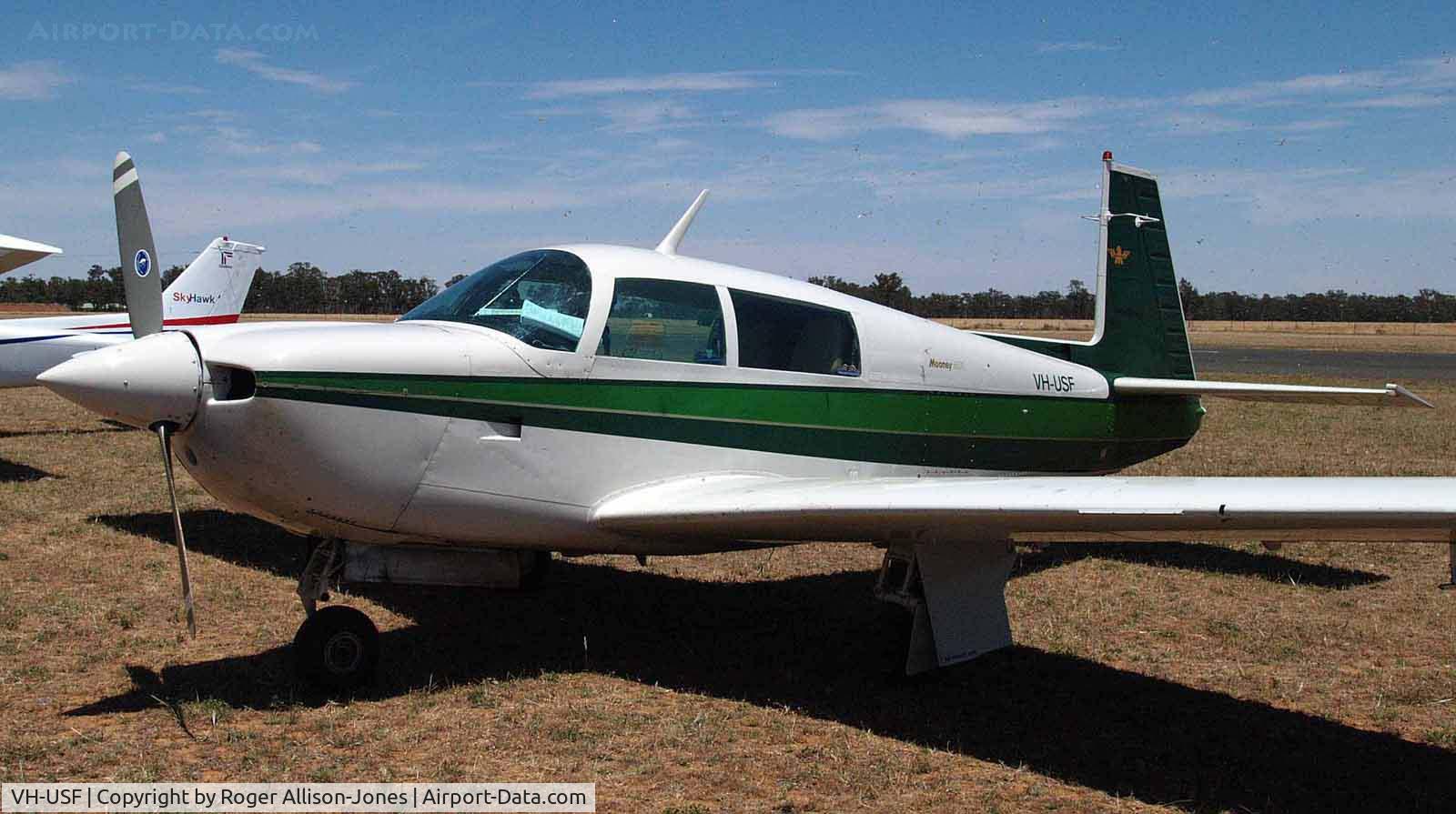 VH-USF, 1979 Mooney M20J 201 C/N 24-0813, At Temora, NSW, Australia