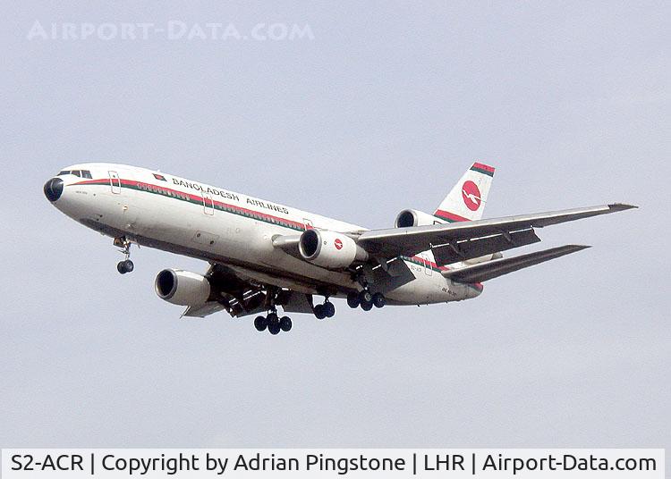 S2-ACR, 1988 McDonnell Douglas DC-10-30 C/N 48317, Biman Bangladesh Airlines McDonnell Douglas DC-10-30 (S2-ACR) on the approach to London (Heathrow) Airport (UK) in September 2003