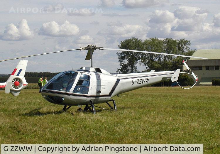 G-ZZWW, 1990 Enstrom 280FX Shark C/N 2052, Enstrom 280FX Shark (G-ZZWW), built 1990, photographed at the Heli-Day, Kemble Airfield, England, in August 2003.