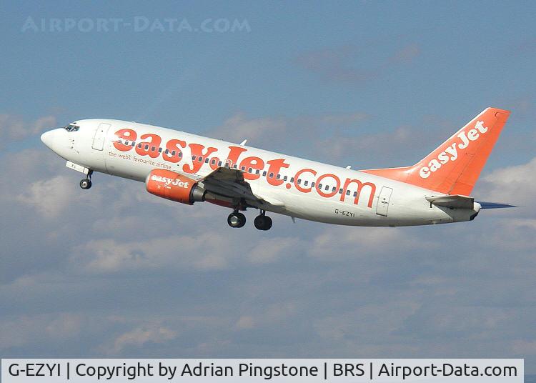 G-EZYI, 1998 Boeing 737-33V C/N 29333, easyJet Boeing 737 (G-EZYI) taking off from Bristol Airport (England) in September 2003