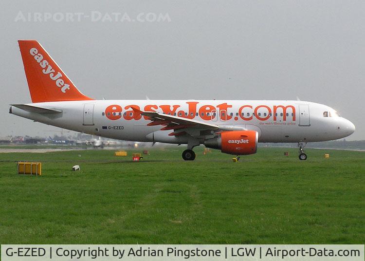 G-EZED, 2004 Airbus A319-111 C/N 2170, easyJet Airbus A319-100 waiting for take off clearance at Gatwick Airport, England, April 2004