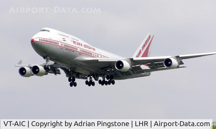 VT-AIC, 1989 Boeing 747-4B5 C/N 24198, Air India Boeing 747-400 (VT-AIC) landing at London (Heathrow) Airport, May 2004