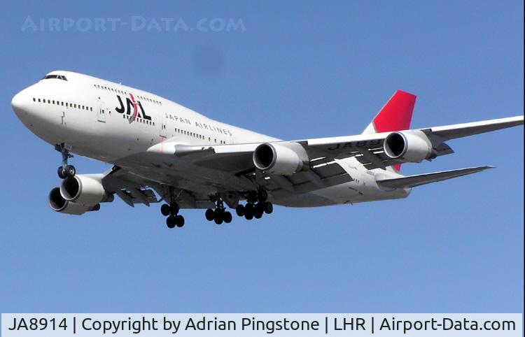 JA8914, 1998 Boeing 747-446 C/N 26360, JAL Boeing 747-400 in new colors landing at London (Heathrow) Airport in August 2004.