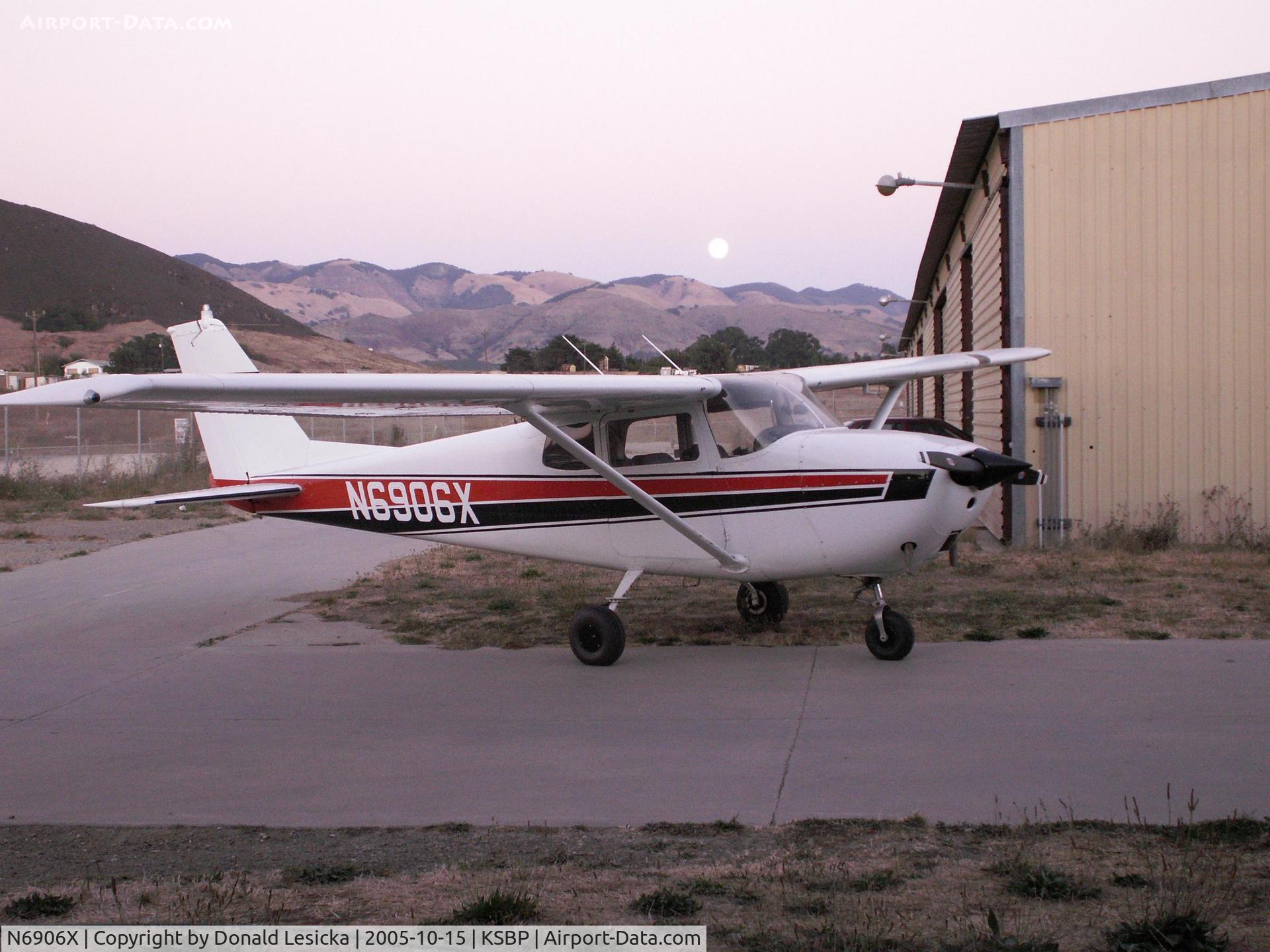 N6906X, 1960 Cessna 172B C/N 17247806, N6906X at KSBP