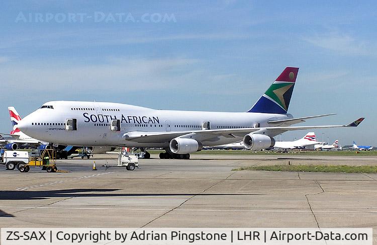 ZS-SAX, 1992 Boeing 747-444 C/N 26637, South African Airways Boeing 747-400 (ZS-SAX) at London (Heathrow) Airport in August 2004.