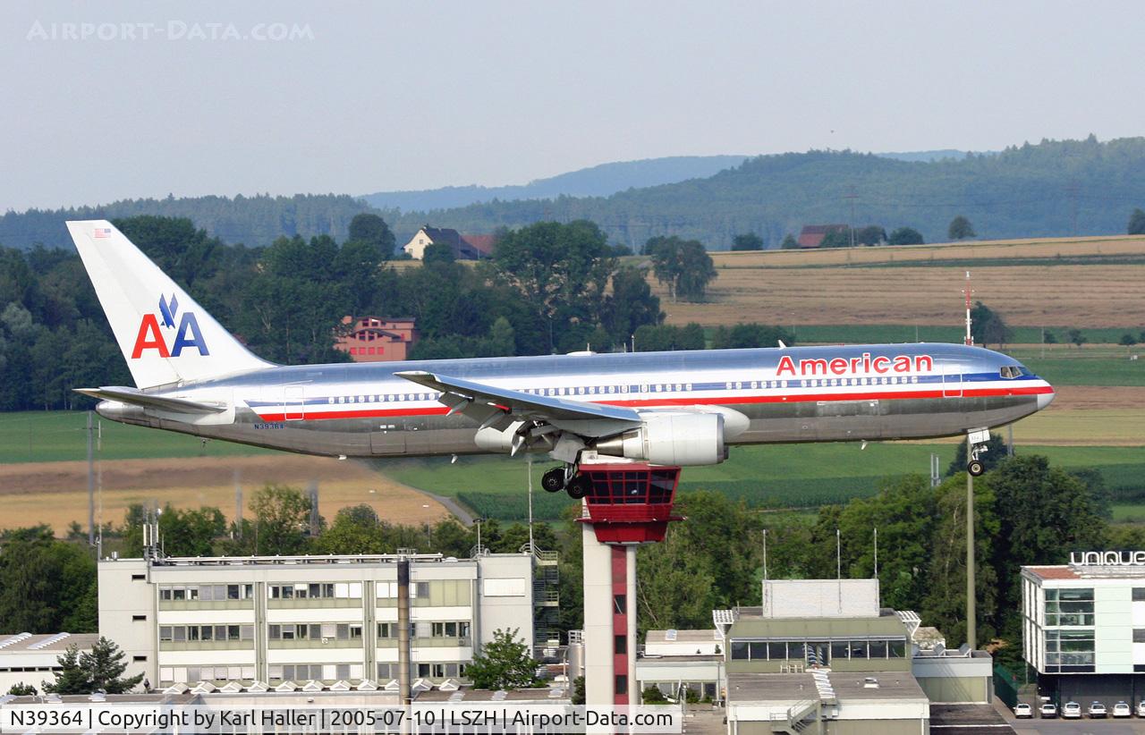 N39364, 1988 Boeing 767-323 C/N 24045, short finale RWY 34 in Zurich, Switzerland