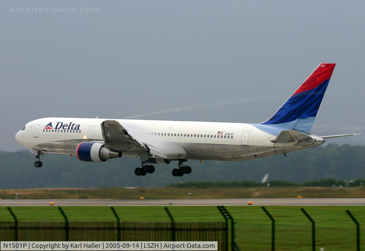 N1501P, 1990 Boeing 767-3P6 C/N 24983, landing on RWY 14 in Zurich, Switzerland