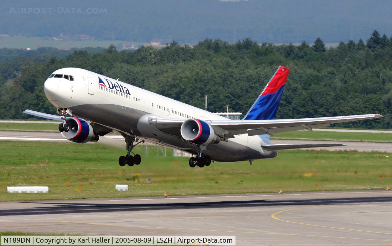 N189DN, 1996 Boeing 767-332 C/N 25990, departure from RWY 16 in Zurich, Switzerland
