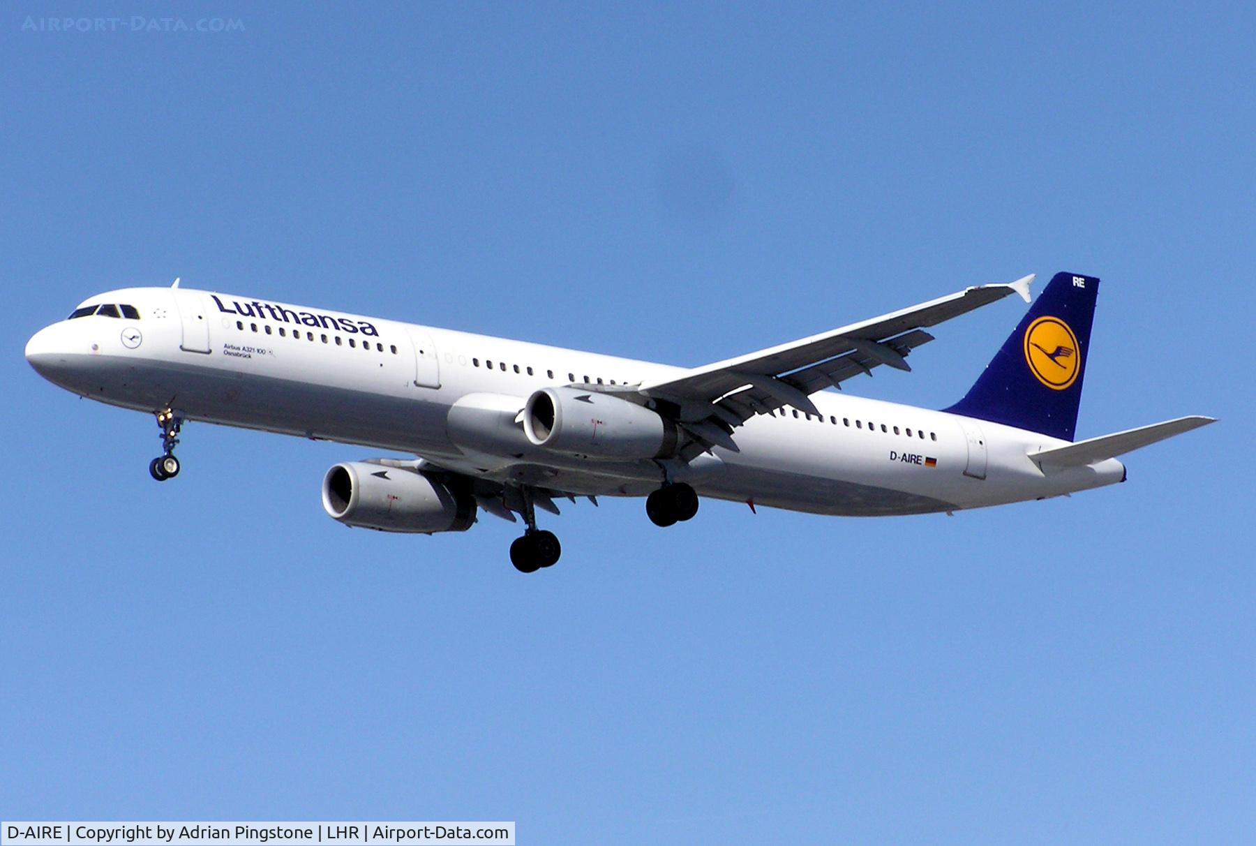 D-AIRE, 1994 Airbus A321-131 C/N 0484, Lufthansa Airbus A321-100 (D-AIRE) landing at London Heathrow Airport, England in Aug 2004