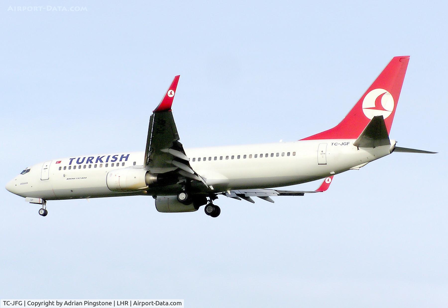 TC-JFG, 1998 Boeing 737-8F2 C/N 29769/102, Turkish Boeing 737-800 (TC-JGF) landing at London Heathrow Airport, England in November 2005